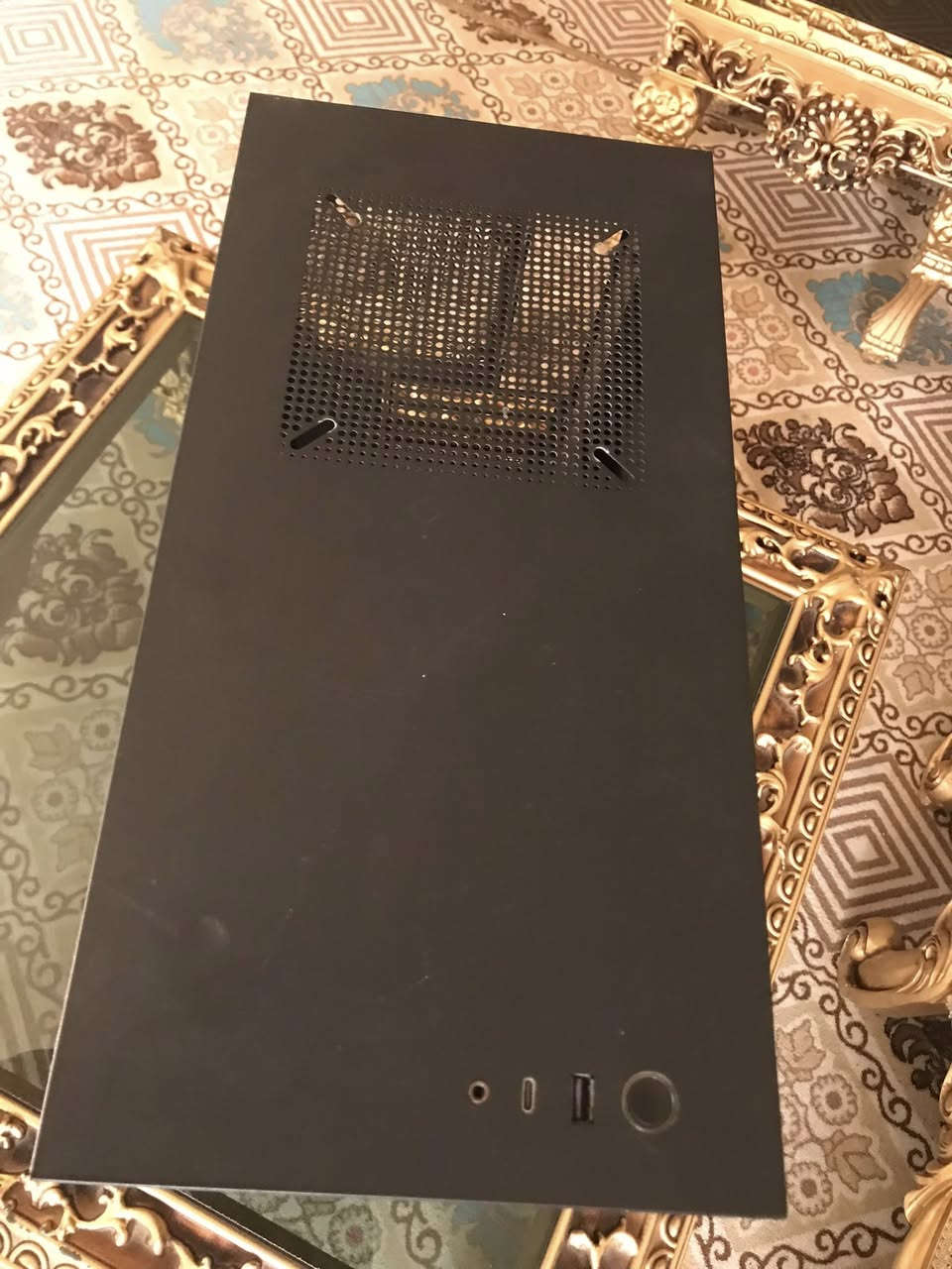 الي يحب الاشكال البسيطة و المميزة ✨

كيس NZXT  نضافة 99% 
لون اسود طافي  🖤
متوفر وياه فانات جديدات نفس اللون 
متوفر الكيس ببغداد بمنطقه الدورة 🙏🏽
سعر الكيس  بدون فانات  50 الف 
مع الفانات 75 الف 
(للعلم. الفانات جديدة و غير مستخدمه) 
الرقم : ***********
