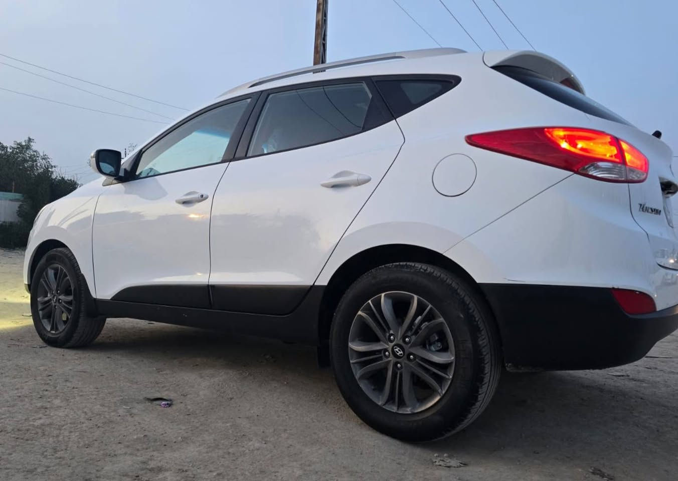 السلام عليكم  
 توسان موديل 2015
رقم بابل 
كير محرك تبريد حدادية مكفول
ماشية 151
" اشاير بالمري  
" بلوتوث+ AUX 
"كامره 
" تحكم ستيرن 
" تبريد قطعتين
مكفولة من الضربة والصبغ والبارد 
المكان بابل 
 ***********
