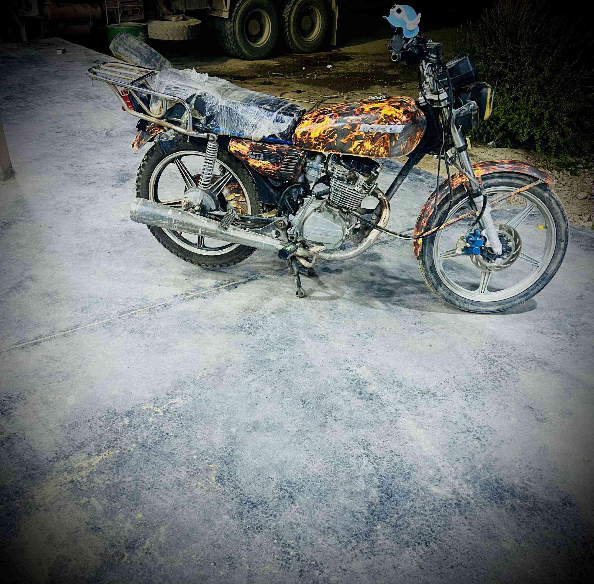 السلام عليكم ورحمه الله وبركاته
دراجه ايراني 5 كير  محرك نامه برو شلعه معدل طلع شرط ١٤٠ 
بدون اوراق  كهربائيات كلهه شغاله 
تخم تاير السعر ٤٥٠ اكو مجال بسيط مكاني بغداد التاجي


**إذا كنت صاحب هذا الإعلان وتريد حذفه لأي سبب، رجاءا أرسل رسالة إلى الدعم الفني**