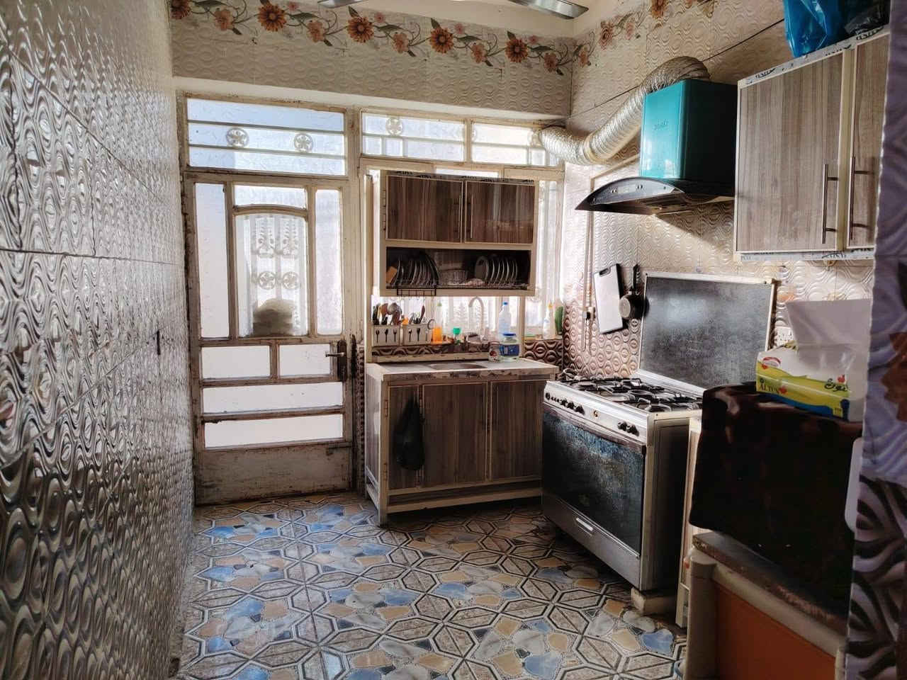 للبيع بيت 🏡 #زراعي_سند٢٥في الشرطه الخامسه قرب الدعم اللوجستي #مساحته١٠٠م واجهه سبعة يحتوي على #ثلاث_غرف_نوم 😴 وصاله وحولي ومطبخ #حاربارد وصحيات #عدد_ثلاثه للإستفسار اتصال 🤙 على #الواتساب على الرقم 
***********
#الجميع
