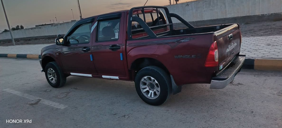 سلام عليكم
للبيع بيكم جنبي موديل 2013 رقم بغداد
سنويه مجدده لل 28 هزه جديده رقم دولي
كير محرك مكفول لا تبخير ولا تنقيص
تبريد ثلج
كهربائيات كله شغلاه 
 دوشمه جديده
تخم تاير جديد اليوم شادهن
صدر جديد
داخل مسجل شاشه  اربع سماعات شغاله
سياره جديده مال جناي ماعوزه الف
مكان واسط صويره
سعر 58 وبيه مجال للشراء
***********
ملاحظه الموشراي لايتعبني علق تعليق حلو مثلك وروح
