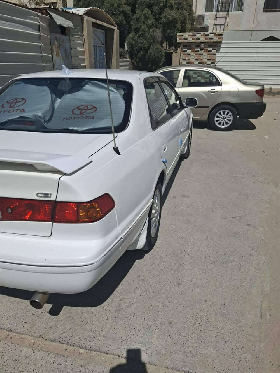 سلام عليكم
كامري 2001 خليجي
لون ابيض رقم بغداد تحويل مباشر
بيه صبغ جاملغ وباب فقط
محرك ٤ سلندر ٢٢٠٠
السياره حلوه وجاهزه من كل النواحي
مكان السياره فلوجه
***********
