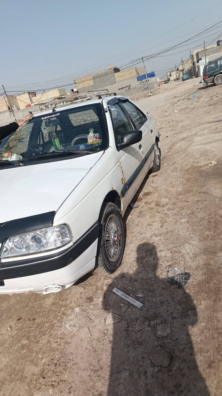 السلام عليكم سيارة بيجو جي ال إكس رقم نجف راعية بالنجف ما اندله موديل 2009 سياره جاهزه وخير من الله مكينه وكير كورله تخم تاير كهربائية كلها شغاله السعر 20 وبيه مجال مكان السيارة بغداد مدينة الصدر 
***********
