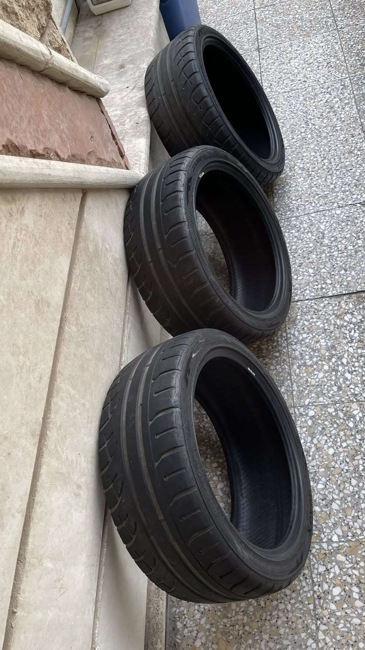 تايرات سم سلك صيني للبيع
تلاث تايرات نظيفات انتاج نهايه سنه ٢٠٢٣ 
ابيعهن كلهن سوه 
مكاني بغداد 
سعر ٧٥ الف
قياس ١٨ / ٤٠ /٢٣٥ 
***********
