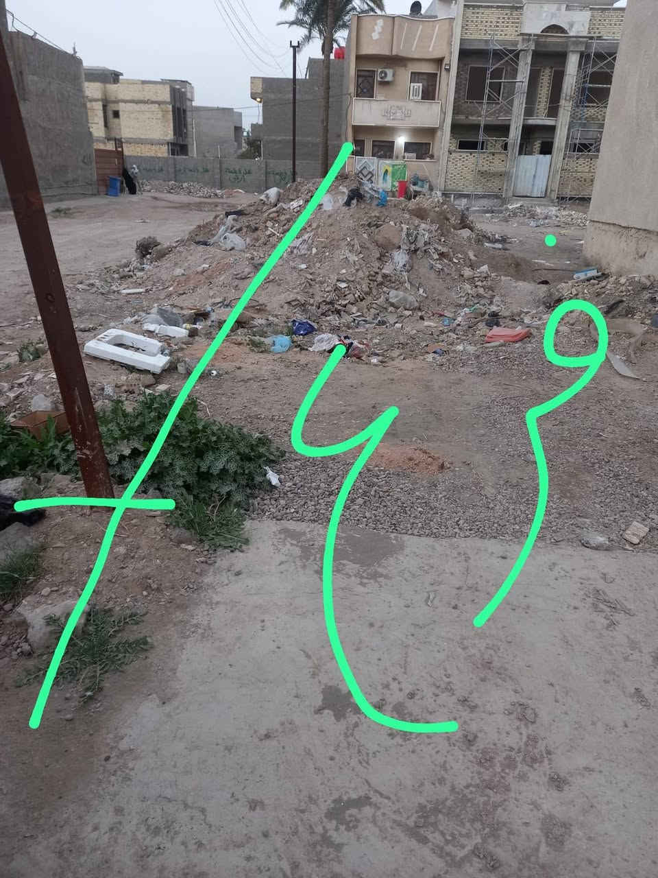 السلام عليكم 
قطعة ارض ركن ٦٠ متر واجهة ٦ نزال ١٠ 
مناصفة اخوان 
سعرها ٤٣ مجالها جدا بسيط 
عنوانها صالح مصطفى مثل ما موضح بل خريطه تقريبا وره ابو نور المقاول 
صاحب الأرض موجود هو يكاتبك بنفسه بدون مشاكل بدون اي شي 
ما ابيع قسط ***********
