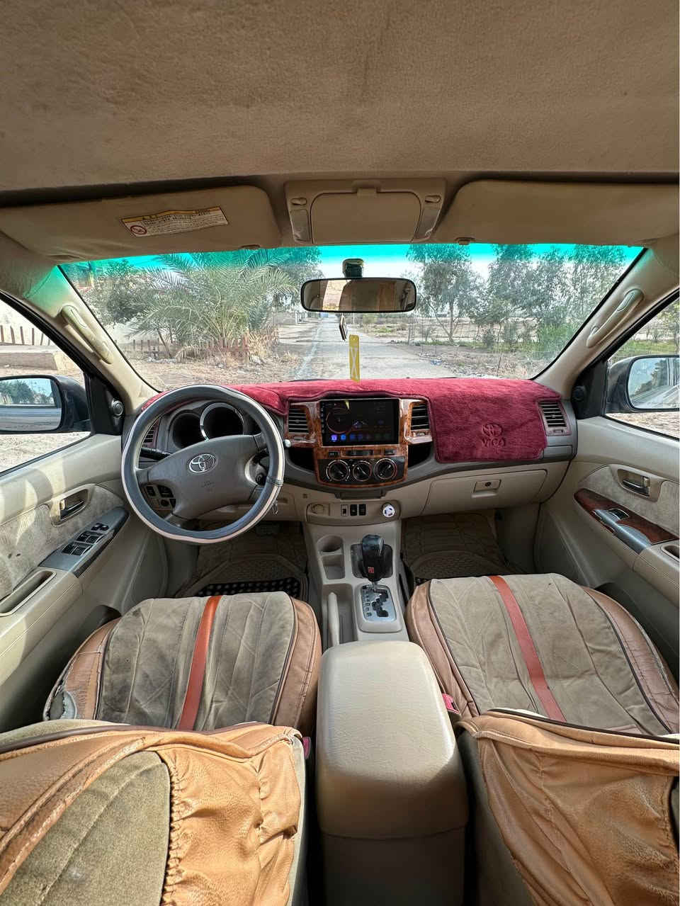 سلام عليكم    … سياره فورچنر موديل 2006 . خليجي مكفول من الضربه و الكص  و الأصوليات تخم تواير . المكينه و كير مكفولات سياره بأسمي السنويه بشهر 12 تخلص دواخل عسلي مكينه 6 اسلندر // السياره 7 راكب 
بس جراد بيها بل بنيد فقط 
مكان السياره / البصره / القرنه 
السعر 145 و بيها مجال 
واتساب ما عندي و هذا رقمي *********** البصرة, العراق
