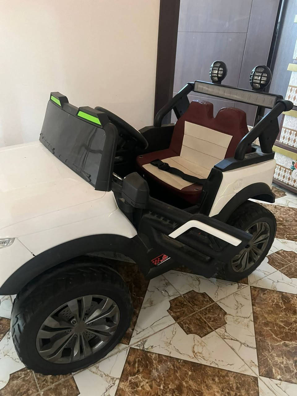 سياره شحن جديد  مال اطفال شرط بعدها ما مستعمله  جديده فول تحكم بل ريمونت من الخارج او طفل يسوق سعرها 250وبيها مجال للشراي


**إذا كنت صاحب هذا الإعلان وتريد حذفه لأي سبب، رجاءا أرسل رسالة إلى الدعم الفني**
