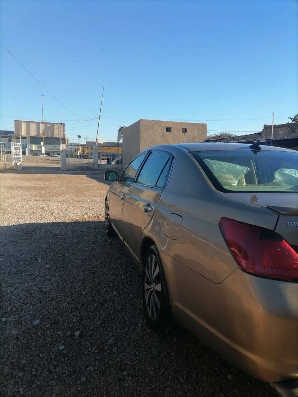 السلام عليكم سيارة افلون للبيع موديل ٢٠٠٦ مكينه كير جيدجدا سنويه ٢٨ مصبوغة عام كهربائيات كلها شغاله صدر جيد السعر ٧٧ اوبيه مجال قليل العنوان الرمادي الجزيره البوذياب للأستفسار ***********
