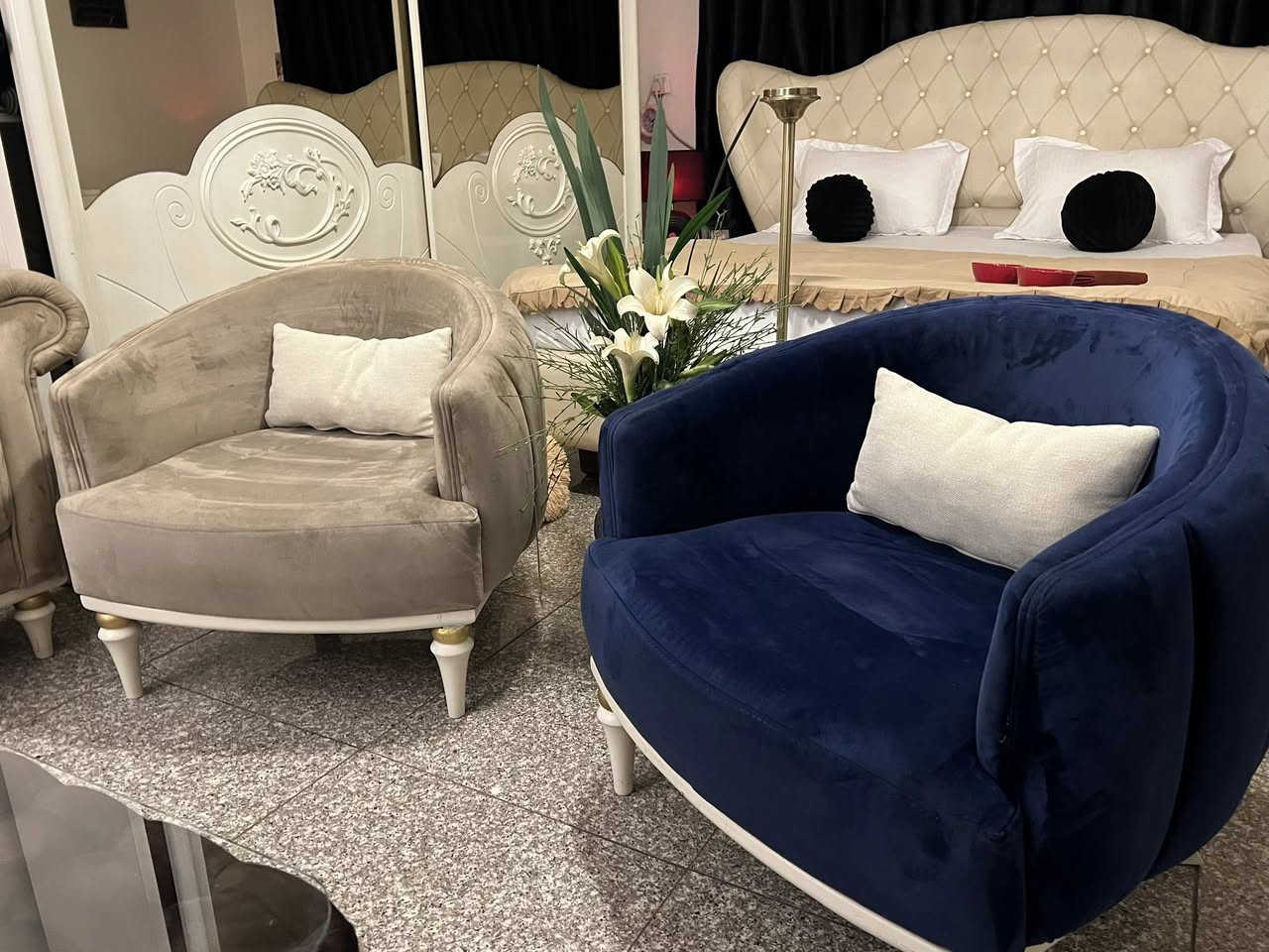 تخم تركي ٨ مقاعد اي ظرر مابي جداا نضيف قماشه بيبي فيس والاسفنج سوفت طبي والارجل والهيكل كله خشب زان مكان بغداد الشراي يتفضل خاص


**إذا كنت صاحب هذا الإعلان وتريد حذفه لأي سبب، رجاءا أرسل رسالة إلى الدعم الفني**