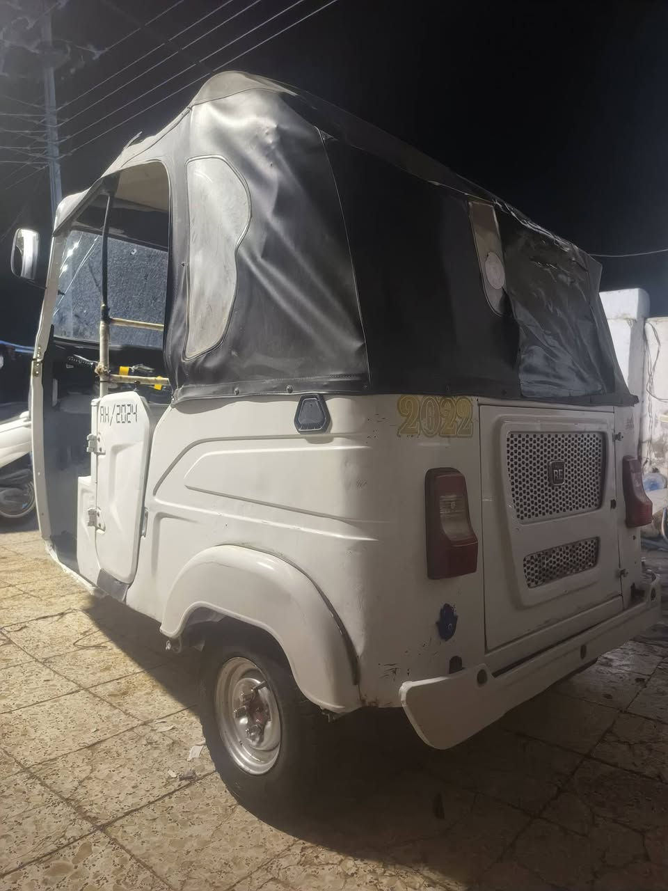 سلام عليكم تكتك البيع 22شهر 6تكتك كفاله عامه بس تعمير خياس وكيله شاكر ابو المجر تخم جبلي عوزه بس جادر سعر عل نتصال ‏‪***********‬‏
