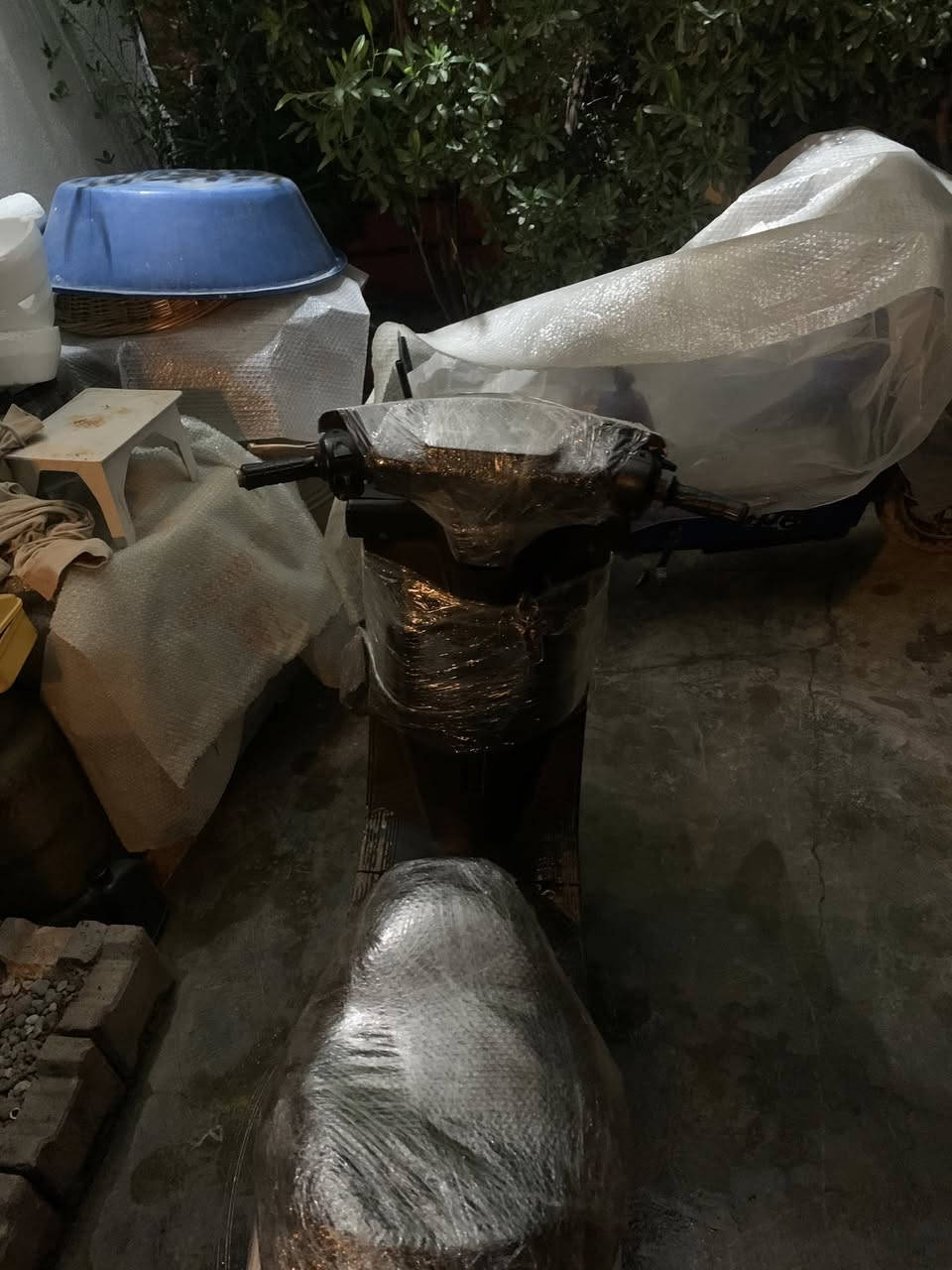 للبيع ماطور ياماها لايت جديد زينون بك لايت جديد ثايرت جديد مكينه مفتوح مبدل بستون ماطور كهربايات كمل يشتغل مابي اي عيب سعر 190 الف بي مجال مكاني كركوك راقم الهاتف ***********
