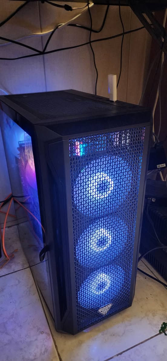 السلام عليكم
عندي حاسبة وياها شاشة MSi المواصفات بالصور موجودة 
وضفتلها هارد ايضا خارجي صورته


**إذا كنت صاحب هذا الإعلان وتريد حذفه لأي سبب، رجاءا أرسل رسالة إلى الدعم الفني**