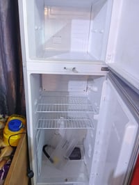 ثلاجه عاطله