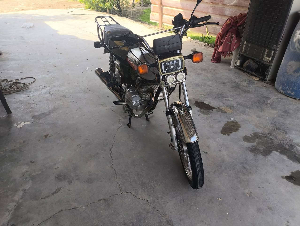 خوان سلام عليكم دراجه2021 يراني للبيع خمسه كير تشتغل سلف وهندر دراجه مخلينها بل مخزن ما محتاجيها وريد نبيعها سعر 600وبيهة مجال رقم الهاتف ***********
***********
