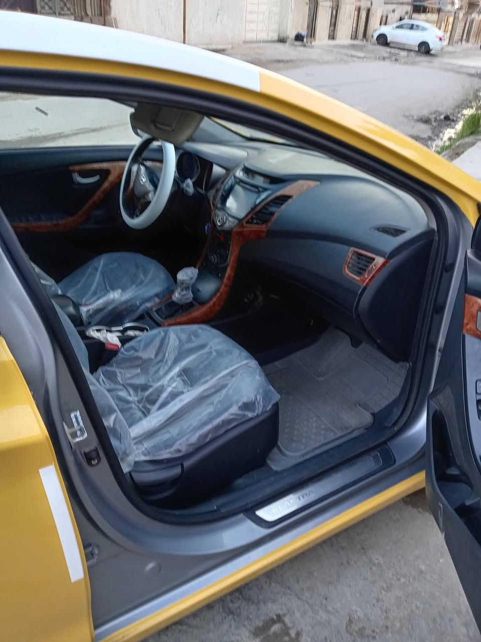 سلام عليكم النترا موديل 2015 فول مواصفات لمتت 1/1 شاشه كامره خلفييه تبريد ثلج كهربائيات كله شغاله وارد أمريكي كلين بدون حادث كير ومحرك مكفولات محرك 1800 سياره نضيفه وخير من الله تحويل ثاني يوم هيه غرمات مصفره    تخم تايرات جديد غرفته حلوه
المكان بغداد البياع الشراي يتصل بلرقم ويدلل وتساب موجود ***********
