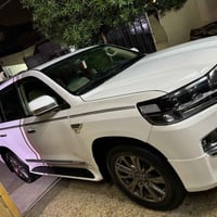 لاندكروزر موديل ٢٠١٣ محدثة ٢١ داخل خارج  مصبوغة حزام  مكفولة من الجفية...