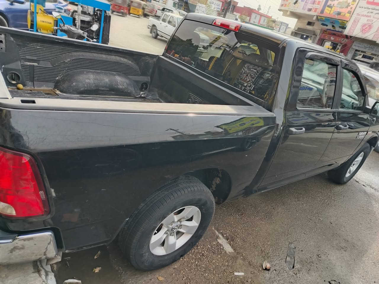 السلام عليكم
رام 2017 8 سلندر باب طويل بدي قصير
فور ويل كامرة خلفية
رقم اربيل الجديد شرط التحويل
مكان السياره بغداد
حادث جاملغ خلفي بدون دواخل بدون ايرباك
السعر 173 ورقة وبيهة مجال لشراي ***********
