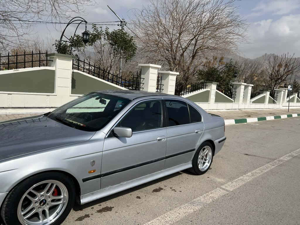 بیئێم سەقەڕ e39 مۆدێل 1998 مەکینە 528i گێڕ ئۆتۆ ماتیک سپۆرت عادی کامل کراوە بە M ویلی ئێمی دەبڵ سایز دەعامی پشتو پێشی M مواسەفات فول فولە بەس سڵاید نیە تەبرید ساردو گەرم تەبریت مەرکەزی بەشەرت کوشن جڵد کوشن 12 حەرەکە 4 جام کارەبا ئەوتۆ لایت ئەڵقە زینۆن سوکان ڤۆلیۆم تەعدیل سورعە بۆیاغ سەقفو عیزام بەشەرت دەعامی بۆ دەعامی بەشەرت دینار مەسروفی تێدا نیە سەیارەکە بەس ماشااللەی دەوێ
٦٠ گەڵاو معامەلە گۆڕینەوەش دەکەم بە شتێ بە دڵم بێ رانية, السليمانية


**إذا كنت صاحب هذا الإعلان وتريد حذفه لأي سبب، رجاءا أرسل رسالة إلى الدعم الفني**