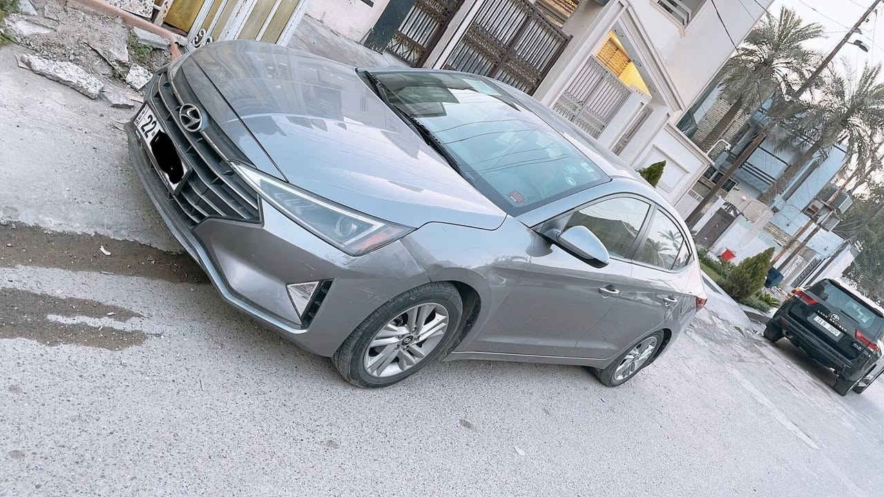 سلام عليكم
النترا موديل 2020 للبيع شمالية 
لون رصاصي فول السيارة الكير محور At
مكينة 2000 دوش 
بصمة فتحه تحكم ستيرن 
رادار تدفئة كشنات نقطة عمياء 
حادثها جاملغ ايمن مبدل ونص البنيد مصبوغ فقط 
ماشيه 74 الف مكينة كير صدر تبريد مكفول مابيها اي نقص سونارها بلمنشور
السعر 130 
الرقم ***********
عنواني بغداد البنوك
