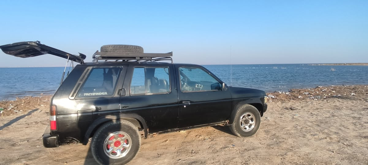 باثفندر 1993
رقم بغداد انكليزي 
صبغ بلادي 
كير مكينه مكفولات  v6
تدفئه تبريد ويه السويچ 
مكان السياره ديالى 
السعر 45 وبيها مجال…

***********
