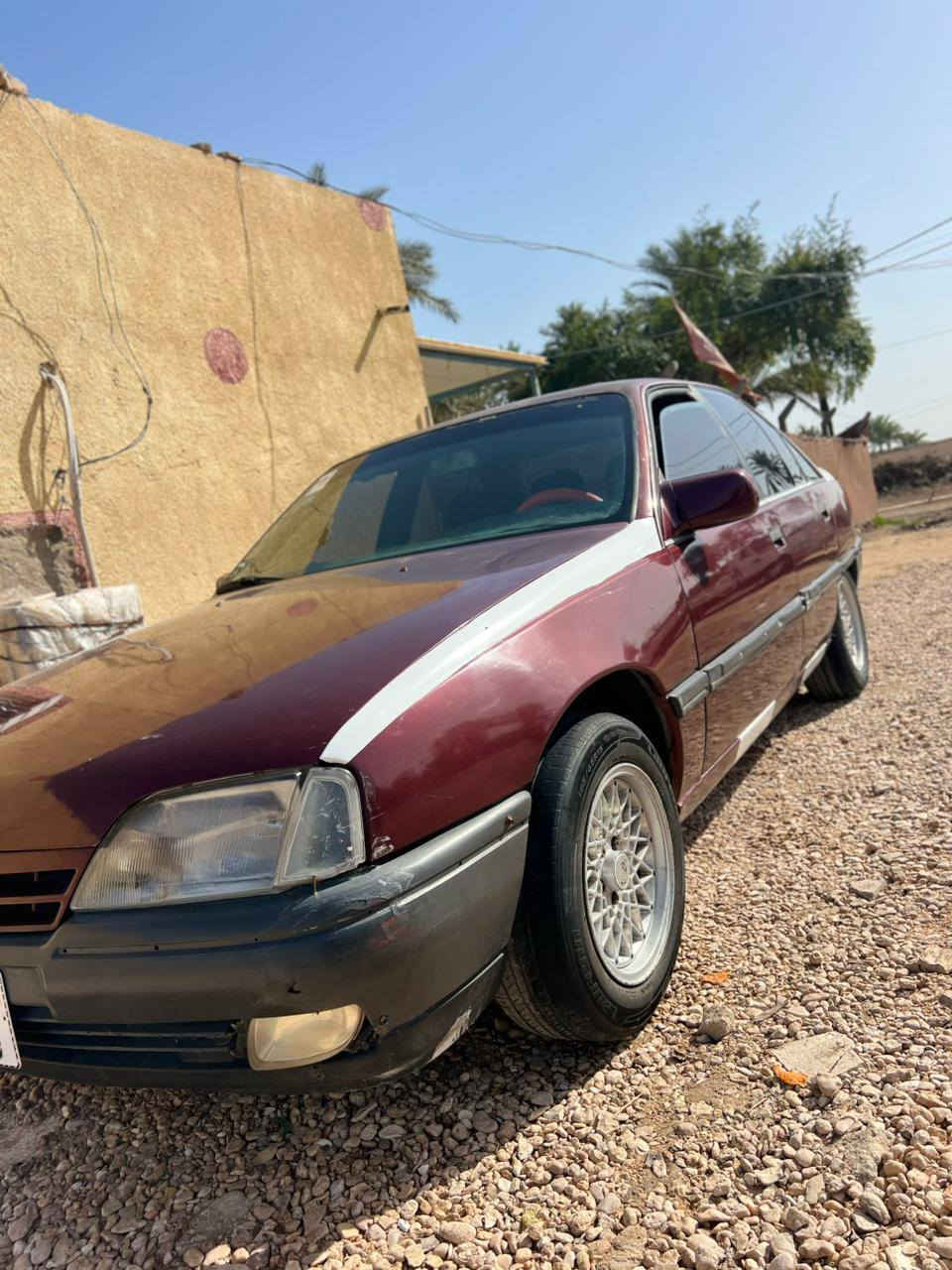 للبيع اوبل اوميكا 1990 رقم بابل بسمي سنويه لل2028 مكفوله من الضربه والحادث كير عادي كهرئيات كلها شغاله سياره حلوه وجاهزه السعر 30 وبيها مجال قليل مكانها حله 
ورديه خارج ***********
