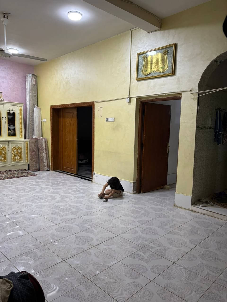 دار زراعي سند ٢٥ للبيع
مساحه ٢٠٠ متر 
طابقين
بناء طابوق 
خلف مركز شرطة الغدير 

***********
