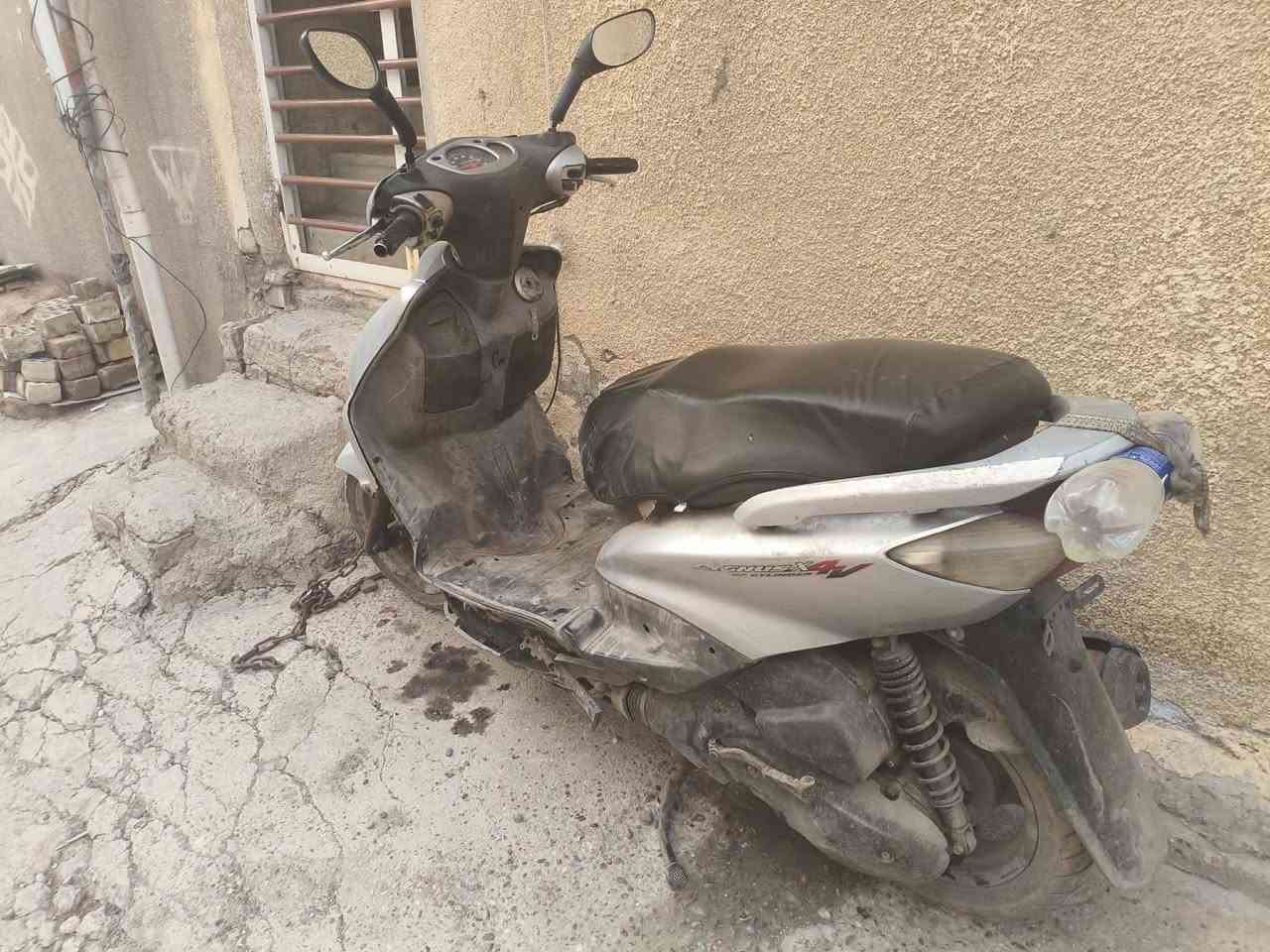 دراجة سكنس مجفتة للبيع العنوان الكريعات وقرب حسينية الزهراة السعر 400الف بية فقط الدبل اشارة متشتغل بس الموبايل ***********0
