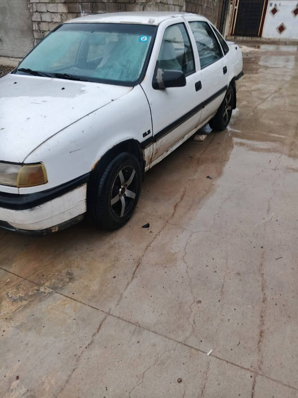 فكترا للبيع كير محرك تخم تاير صدر نضيف غرفته نضيفه باسمي سنويه هزه جديده كاربون بانزين باسمي
سياره جاهزه حجم ١٨ ***********
