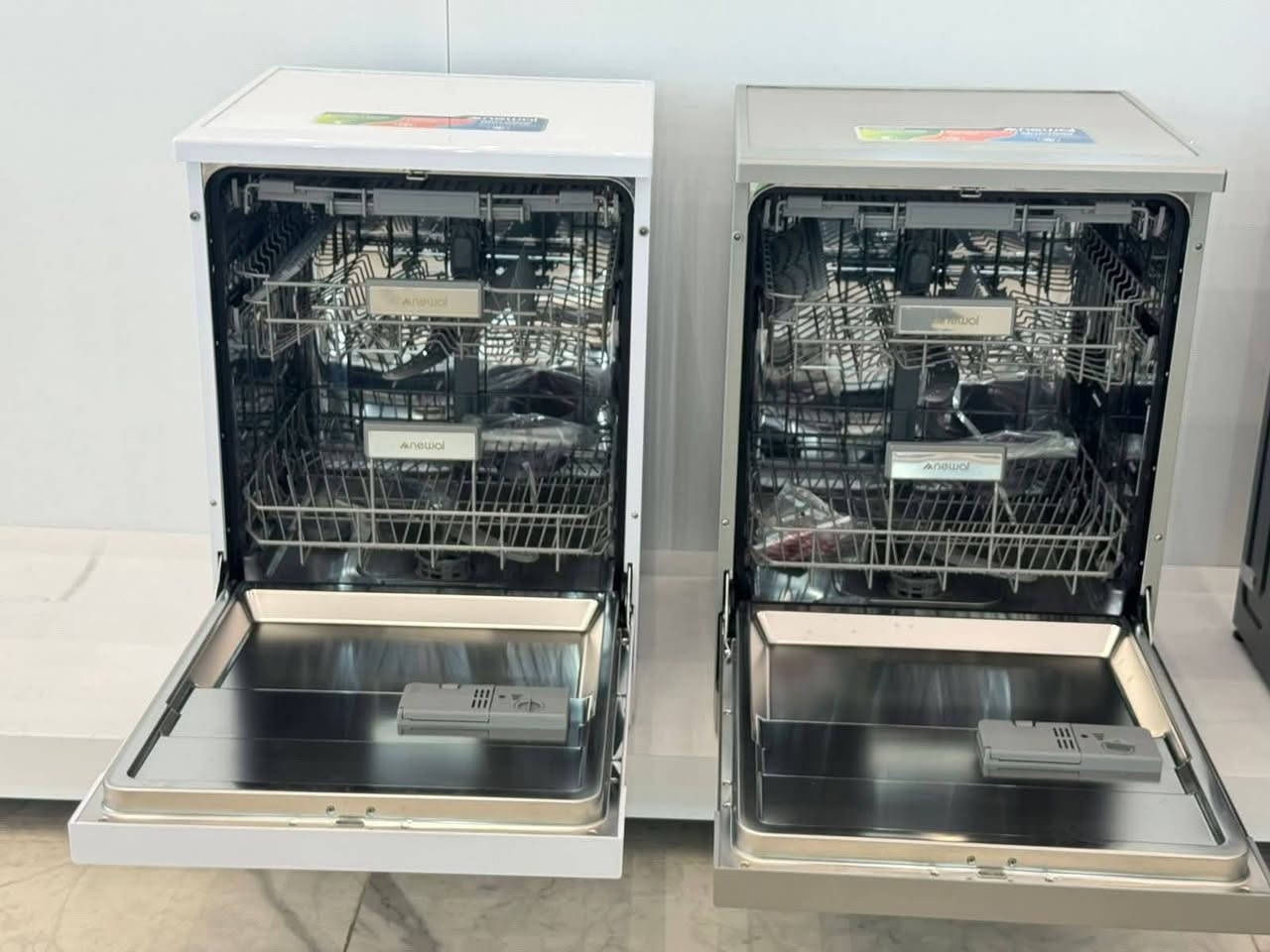 غسالة الصحون من نيوال توفرت من جديد و بكمية محدودة ضمان 3 سنوات للمحرك ( الموطور )
6 برامج
القدرة على استيعاب 14 شخصا
الرف الثالث
فئة الطاقة A++
واتساب ***********
