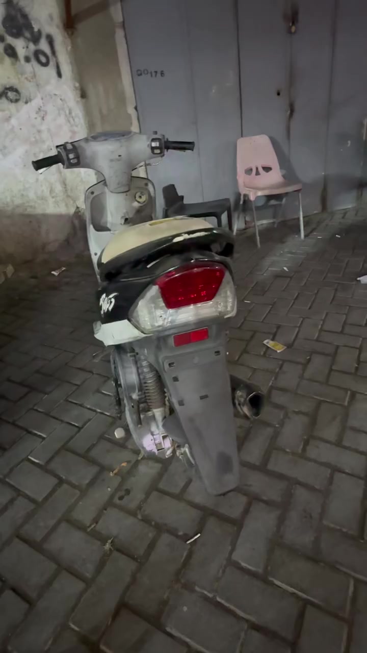 السلام عليكم دراجه ماكس منغولي للبيع مكينه مامفتوحه كهربائيات كله شغاله بيه صالنصه توبو سعر ٦٠٠ وبيه مجال المكان شعب حي التجار للستفسار ***********
