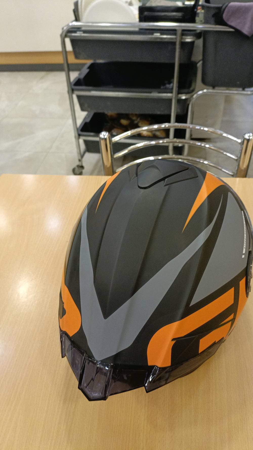 خوذه للبيع مستخدمه يومين فقط مكاني انبار فلوجه الي يحب يتصل عليه ونتفاهم 
