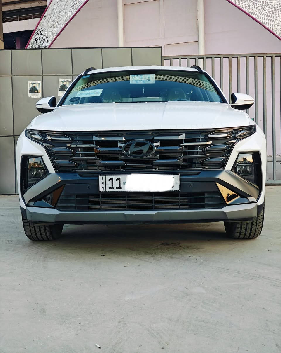 سلام عليكم
هونداي توكسان 
خليجي 
موديل 2025
فول مواصفات 1/1
 الموصفات 
 سعة المحرك 2.0L 
 مرتبط بناقل حركة أوتو 6 نمر
 يبلغ عزم الدوران 192 نيوتن/متر
 عدد AIR BAG 2
 حساسات أمامية 
 حساسات خلفية
 لايت زينون + LED
 كشافات 
 بك لايت LED
 جنطة كهرباء 
كشنات كهرباء 2 
كشنات حار بارد 2
بصمه عدد 2 
 مفتاح التشغيل بصمة
 تشغيل عن بعد  
 دشبول شاشة متصل ❗️❕
 شاشة (Apple Car play - Android Auto)
 كاميرا دوارة
 حركة المقاعد الأمامية كهرباء
 داخل مخمل بيجي
 تتسع المقصورة ل 5 ركاب
 مثبت السرعة Cruise
 المودات والأوامر الصوتية
 أوضاع القيادة  Drive Mode 
 فحص أنظمة السيارة 
 حساسات ضغط اطارات 
 مقود جلد حياكة
 قطعتين تبريد
 هاند بريك بصمة 
 اشارة في المرايا الجانبية
 حجم الاطار 235/55R18
 ويل كب 19
 4 دسك
 اريل نفكيتر 
‏ ABS 
 أوتو هولد - Auto Hold
ايزوفكس - ISOFEX
 نظام مانع الانزلاق
 نظام نزول المنحدرات
ماشيه 22 الف 
 منفذ الطاقة 12v
‏ Bluetooth - USB - Type C
 شاحن هاتف Wairlees
 ماسحة خلفية
 بردات أبواب خلفية
 بردة خلفية  
 قبضات أبواب من الألمنيوم
 تطعيم الدواخل ألمنيوم
بعد بيها هواي موصفات 
رقم بغداد الجديد 
رقم الانكليزي مشروع وطني 
س 228 
مكاني بغداد 
ه‍ ***********
