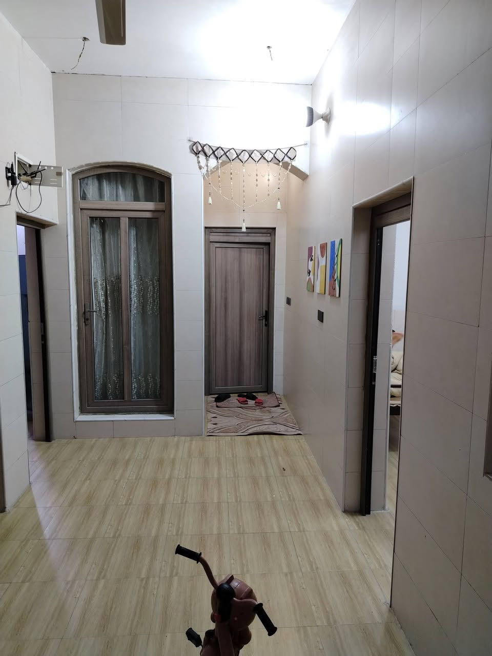 السلام عليكم بيت 160متر واجهه 10متر طابو صرف للبيع حي بابل ع شارع 20 يبعد عن التبليط الجديد 60متر يتكون من غرفتين وصاله واستقبال ومطبخ وحمام
للاستفسار الاتصال ع الرقم ***********
السلام عليكم بيت 160متر واجهه 10متر طابو صرف للبيع حي بابل ع شارع 20 يبعد عن التبليط الجديد 60متر يتكون من غرفتين وصاله واستقبال ومطبخ وحمام
