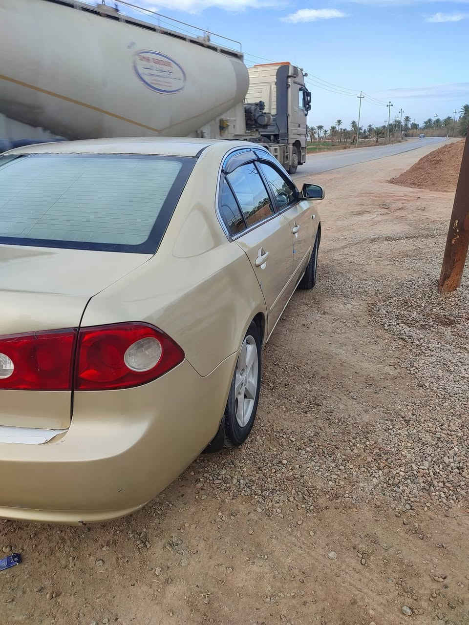 سلام عليكم
للبيع اوبتيما 2008 خليجي محرك 2000 بيهه رشات تجميل وجاملغ امامي جهه السايق مبدل دون دواخل . تبريد ثلج منضومه كامله مسويهه ب650 . حداديه جديده  سياره مال جناي ربع ماتخسر عليهه . سياره ب اسمي مشروع وطني رقم انكليزي مكانهه ناصريه سعره100 وبيهه مجال قليل .***********
