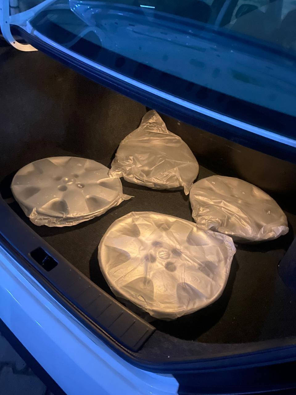 نيسان سني موديل ٢٠٢٤ شركة السور ماشيه ٨٠٠٠ الف بعده زيرو مكفوله من الضربه الصبخ ضمان الشركة بعده بيه بغداد بسمي فقط بيه شخط دعميه خلفيه سياره جديده مكاني بغداد باب الشيخ *********** سعر ١٣٧
