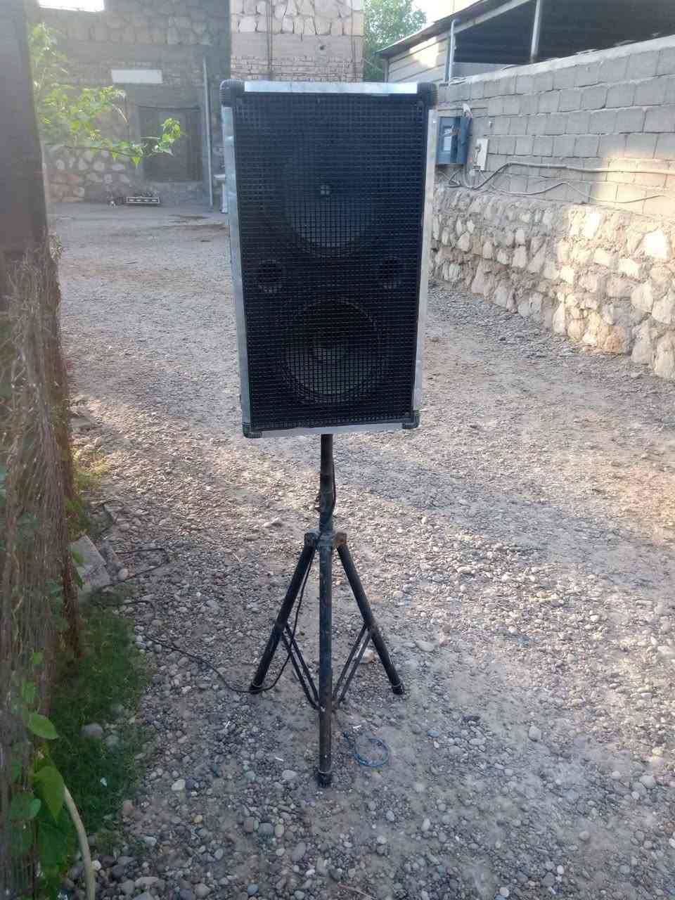 جهاز مع زوج سماعات مع زوج ستنات رقم واتساب ***********

