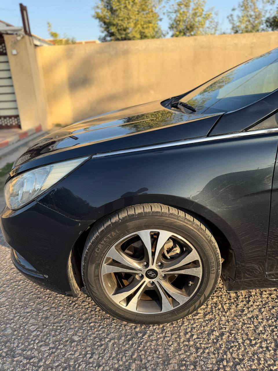 � للبيع هيونداي سوناتا 2013 🚗
سيارة نظيفة وجاهزة للاستخدام، مريحة واقتصادية ومناسبة للاستخدام اليومي.

🔹 الموديل: هيونداي سوناتا
🔹 سنة الصنع: 2013
🔹 المحرك: 2400

✨ المواصفات:

 • مكيف هواء بارد ❄️
 • زجاج كهرباء
 • مرايا كهرباء
 • نظام ABS

 • الحادث : بنيد فقط بدون دواخل
 • شاشة / راديو / بلوتوث

🛠 الحالة:
السيارة بحالة جيدة، الفحص متاح، 

💰 السعر: 98 (قابل للتفاوض البسيط)

📞 للتواصل: ***********
📍 الموقع: بابل _ مركز المدينة
