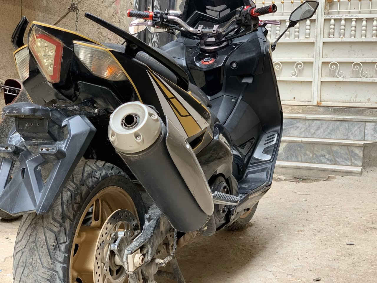 ي ماكس موديل2014 سعر25 ناصريه مركز *********** ما تشتري لا تجي ترسلني
