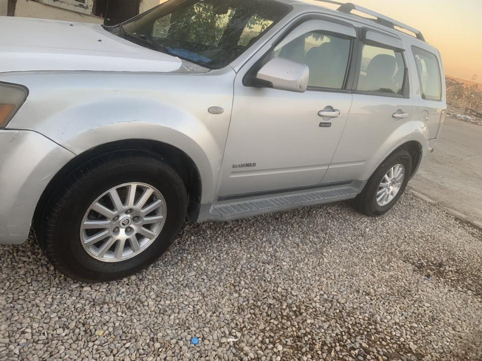من رخصت الادمن 
فورد ميركوري 2008   
6سلندر مكينه3000 
كير فور ويل تخم تاير 
بغداد رقم دولي باسمي السعر 80 وبيها مجال
***********
