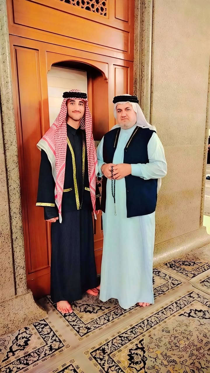 على بركة الله بدانا استلام جوازت رحلاتنا رحلة عطلة نصف السنه (بر_ جو)  رحلة 1/10 لحد 1/15 بقيادة المداح الشيخ حمزه المسعودي و المداح السيد صالح الشاماني بأفضل الخدمات والإرشاد مع شركة الحاج عبد البياتي  ومن الله التوفيق اي استفسار التواصل مع الحاج عبد البياتي ***********
