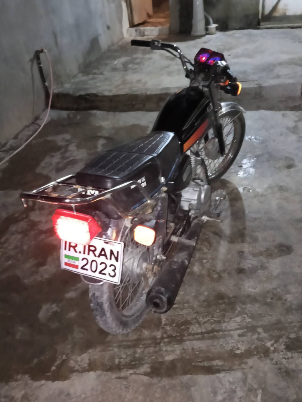 دراجه يراني كلك سعر 350 وبيه مجال  واسط شيخ سعد رقم ***********
