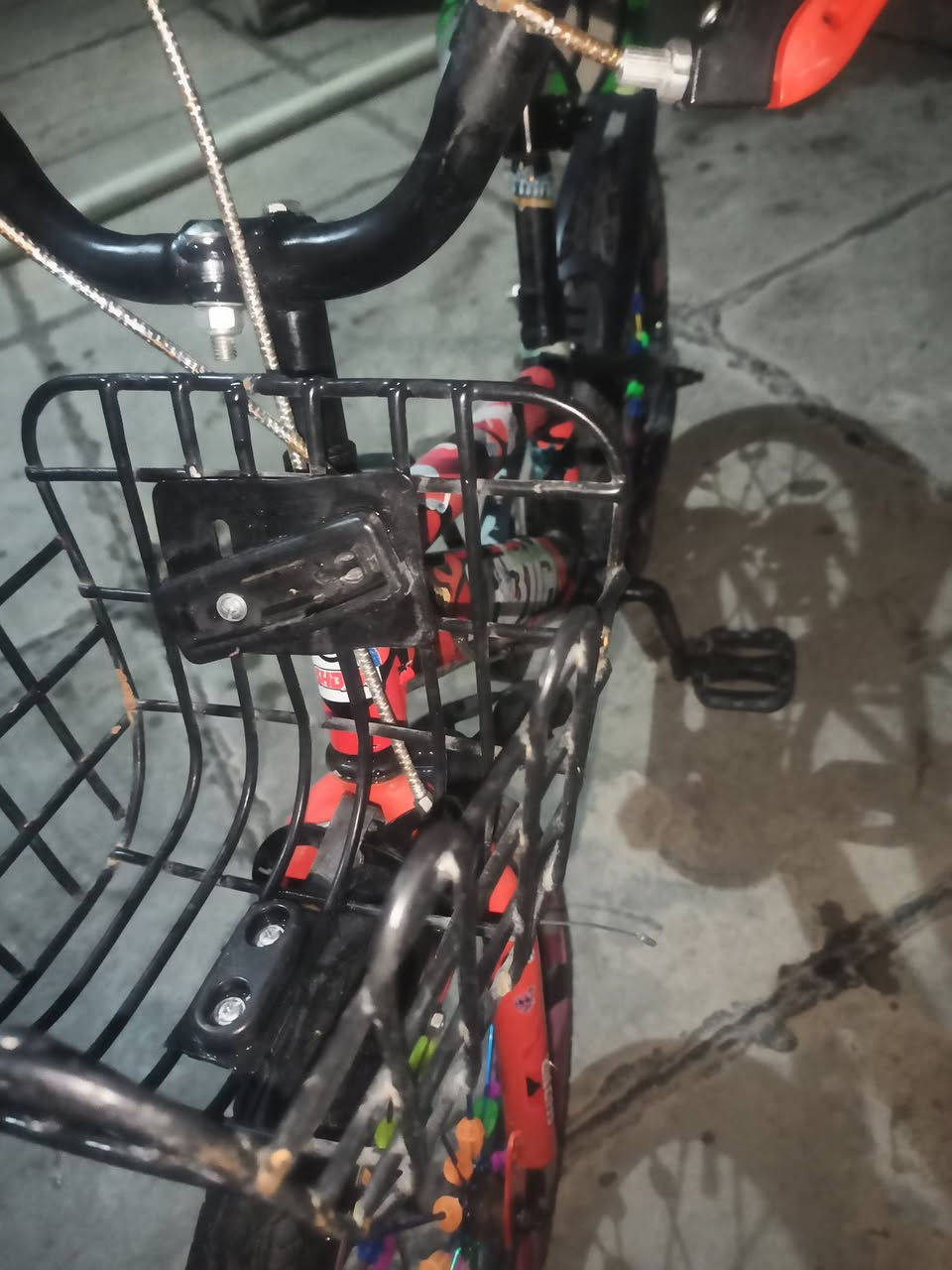 السلام عليكم للبيع 
الاحمر حجم 16 بيسكل نضيف كله بلادي جوابه وتايرات وكشن كله شرط جديد +سله السعر 35 بي مجال شراي تعال خاص 
.............................................................................
الأسود حجم 12 فول نظافه تايرات وجوابه وكشن كله بلاد ونضيف+ سله السعر 25 بي مجال الشراي يجي خاص 
مكاني كركوك باجوان.


**إذا كنت صاحب هذا الإعلان وتريد حذفه لأي سبب، رجاءا أرسل رسالة إلى الدعم الفني**