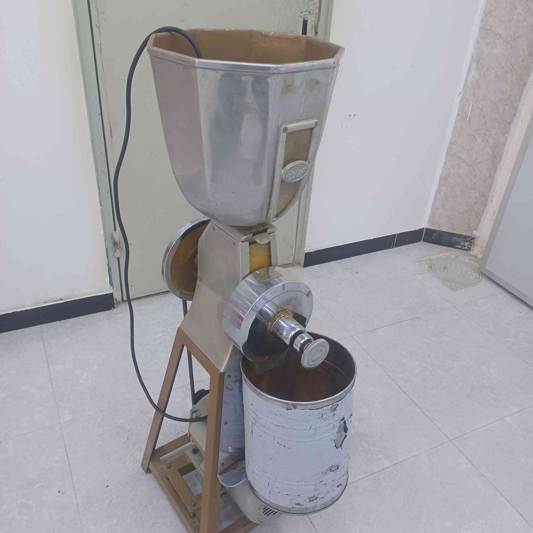 طاحونة البيع الاتصال على رقم ***********
