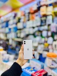 آيفون ١١ • ١٢٨ • بطارية ٧٥٪