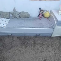 سرير أطفال • موكيت فرو ٣في٤ • نضيفات جداً