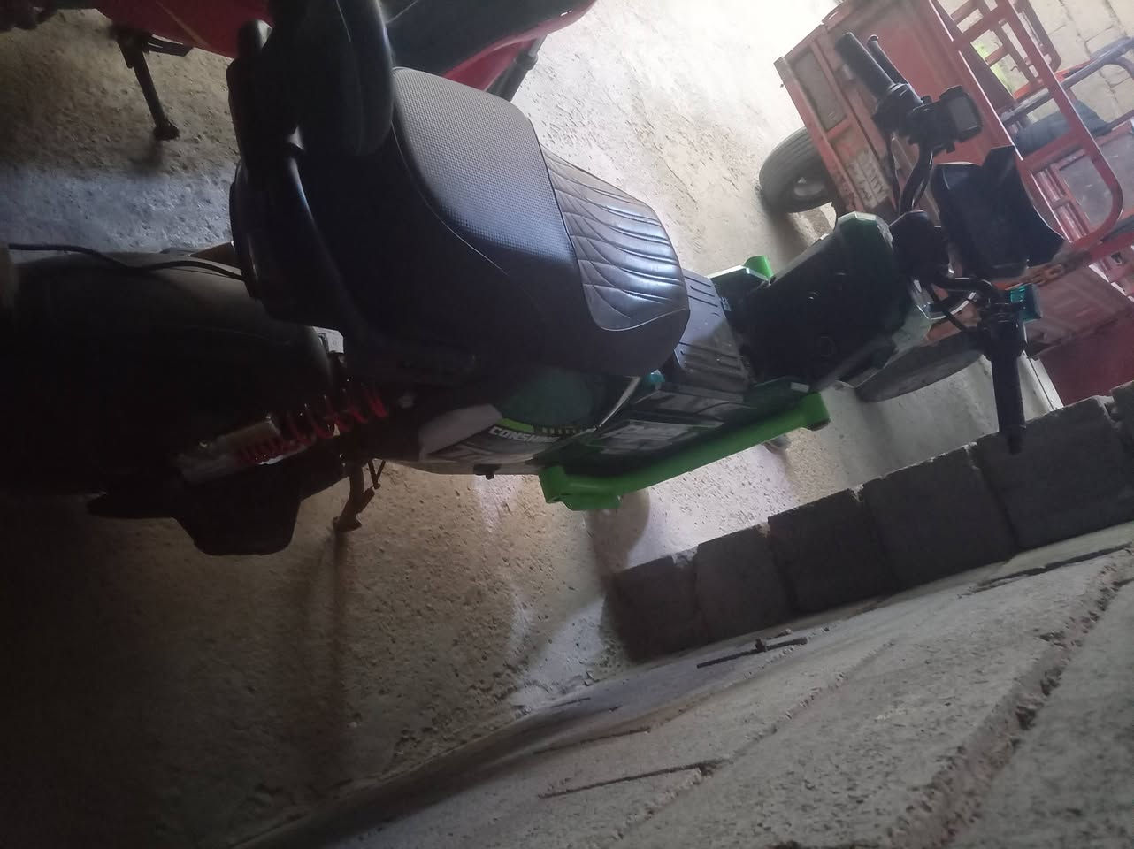 سلام عليكم دراجه للبيع توتو مديل2025 مستخدمه شهرين هاذه رقمي***********
