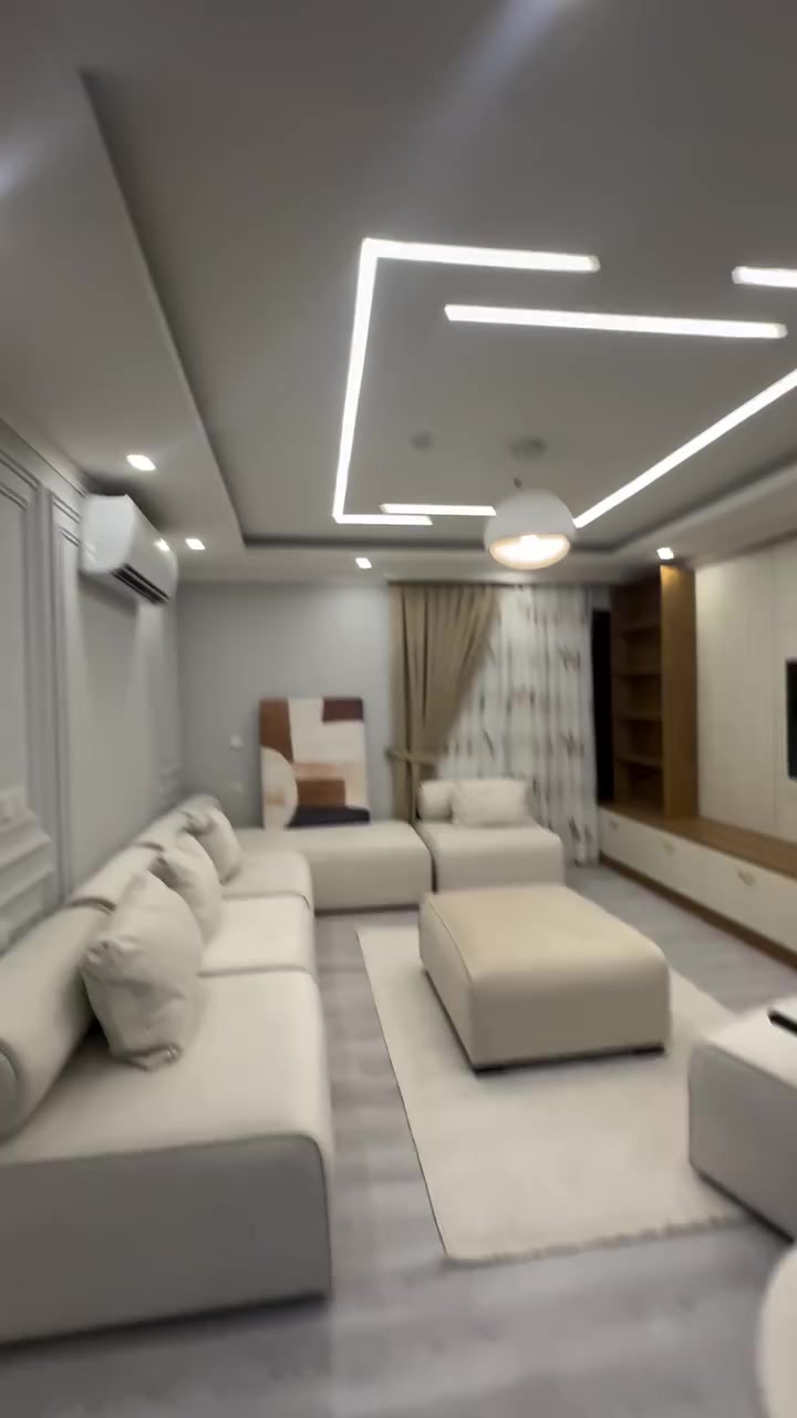 للبيع 

-شقة 
استثماريه موجره بعقد سنوي شهريا 
550$ مقدم 3شهور 1650$
-زيرو

في أربيل
مجمع واو تاورز مقابل كلية جيهان 
تبعد دقيقتن عن امباير و4دقائق عن 
المطار 

 مساحة 90

يتكون من
- غرف نوم 
-صالة 
- صحيات 
- مطبخ
- طابق  13
- واجهة خارجي مطلة على 
امباير والمطار وبارك سامي عبد الرحمان 
- 
- ⁠للأستفسار أكثر يمكنكم التواصل معنا عبر الواتس آب 
- ***********
- ⁠***********
