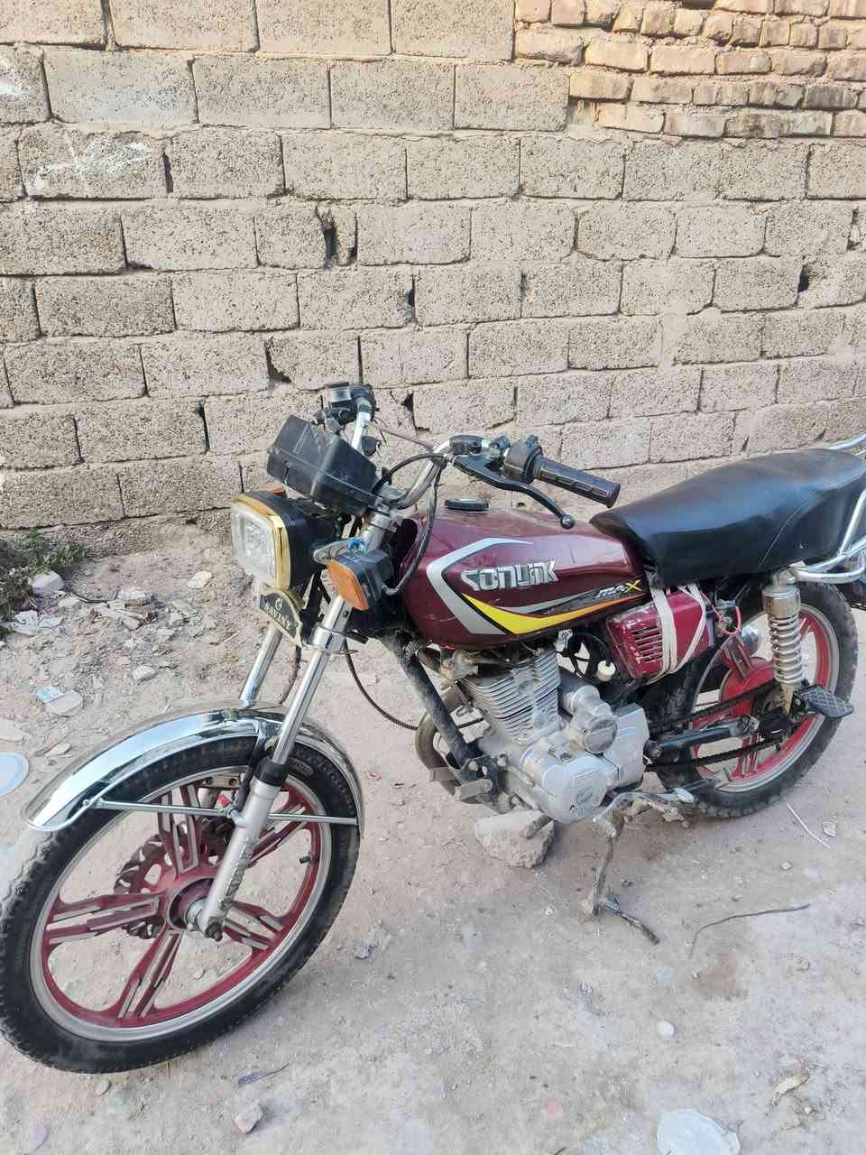 السلام عليكم دراجه ايراني سونك مديل 2023 الدراجه شلعه معدل فول محرك ناعم كهرباء كلها شغاله فقط السلف مايشتغل مكينه حلو لا دخان ولا نضوح السعر 300 و بيها مجال مكاني بغداد الشعله ***********
