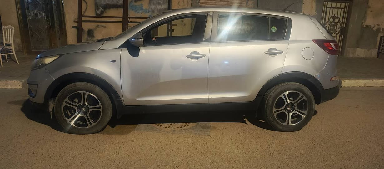 سلام عليكم كية اسبورتج 14 اصال كاز  ادوات ادوات رقم وسنوية متومة كصتين لسيارة جاهزة من كلشي تبريد تتدفة حدادية لسعر 48 وبيهة مجال قليل كلش مكاني لبصرة ***********اراوس حسب لقناعة رقم وسنوية انكليزي
