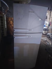 ثلاجة للبيع نوع بيكو تشتغل السعر١٠٠الف 07709666034